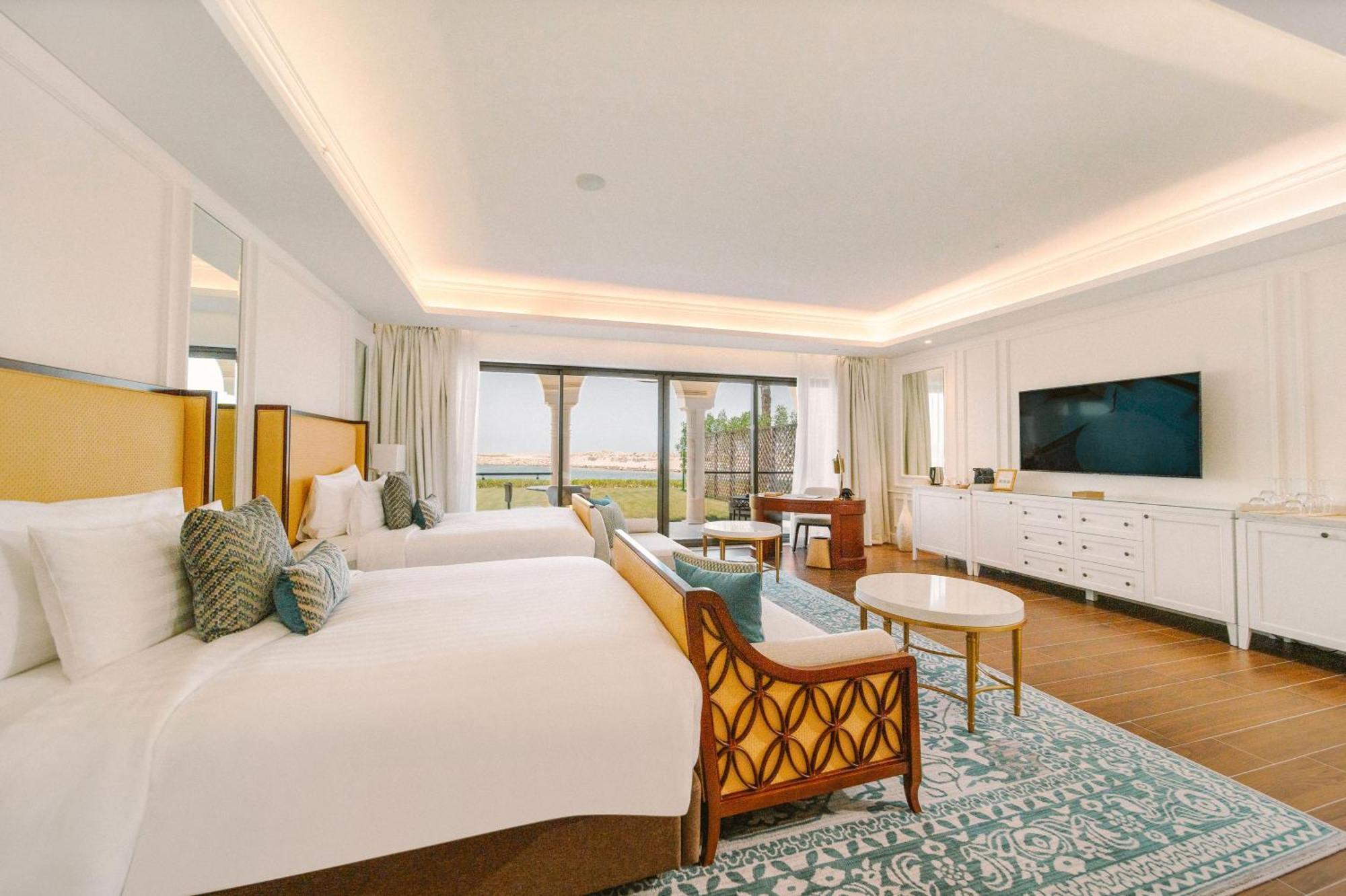 Royal Saray Resort Al Manamah Esterno foto Deluxe Suite