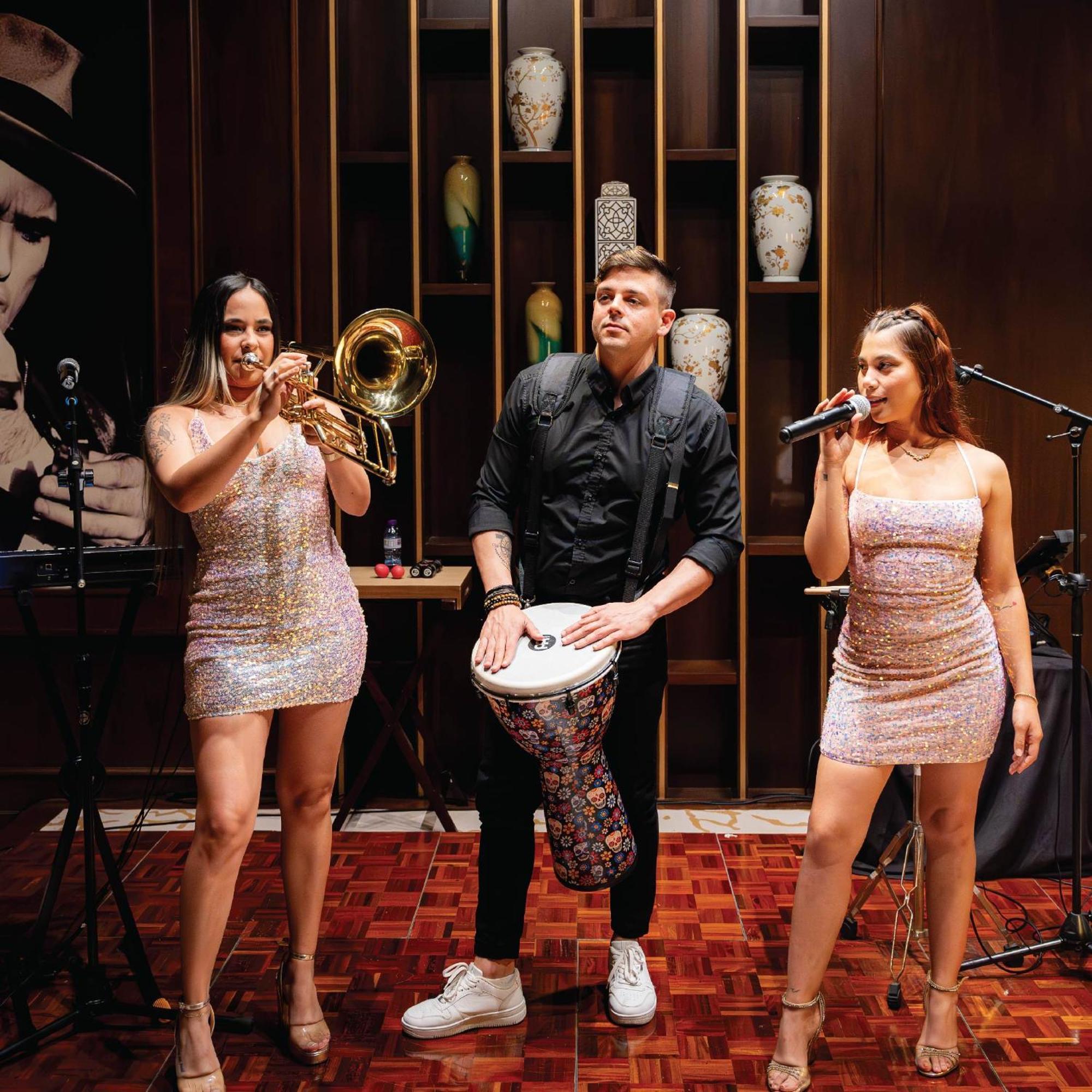 Royal Saray Resort Al Manamah Esterno foto The band performing in 2019