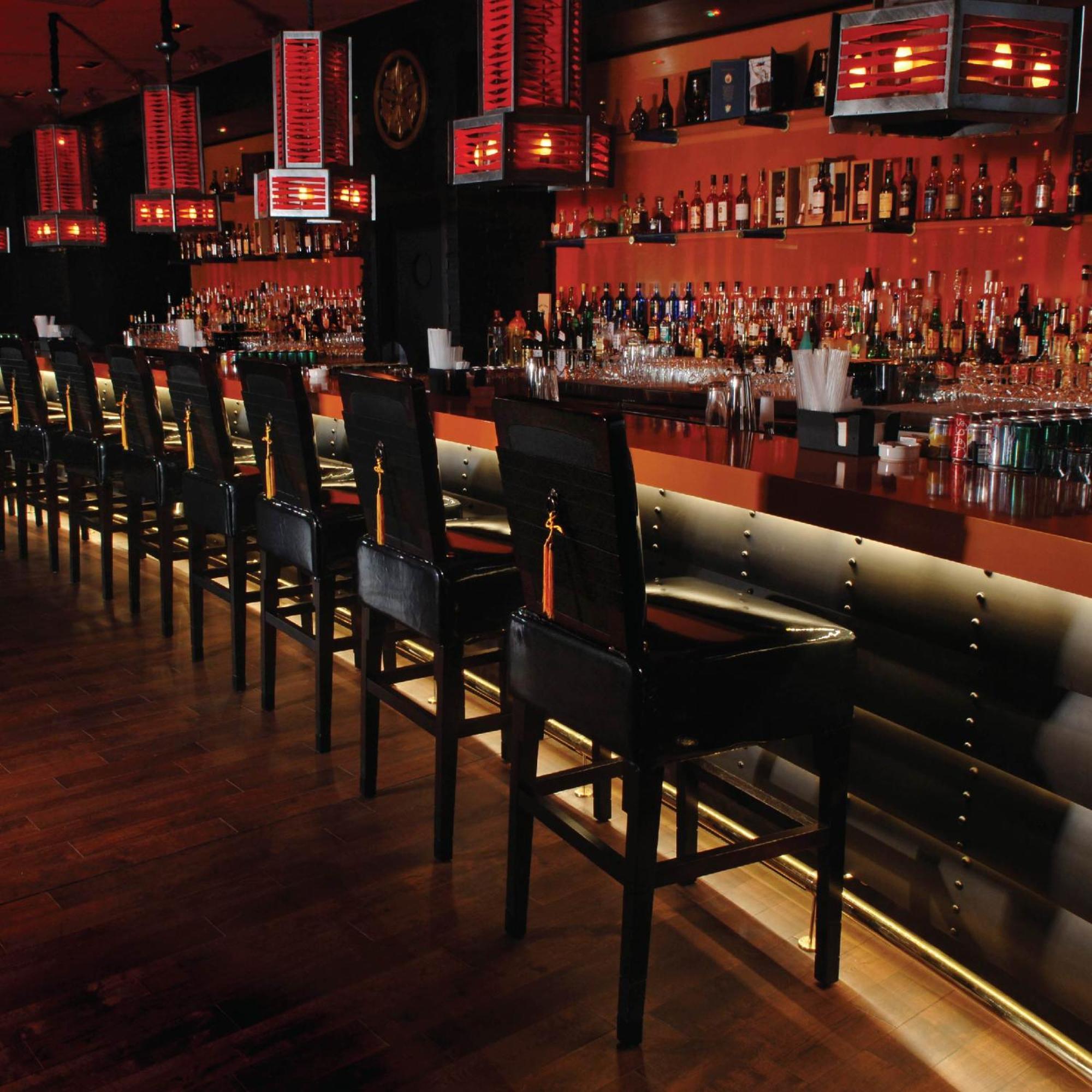 Royal Saray Resort Al Manamah Esterno foto The bar at the Mandarin Oriental