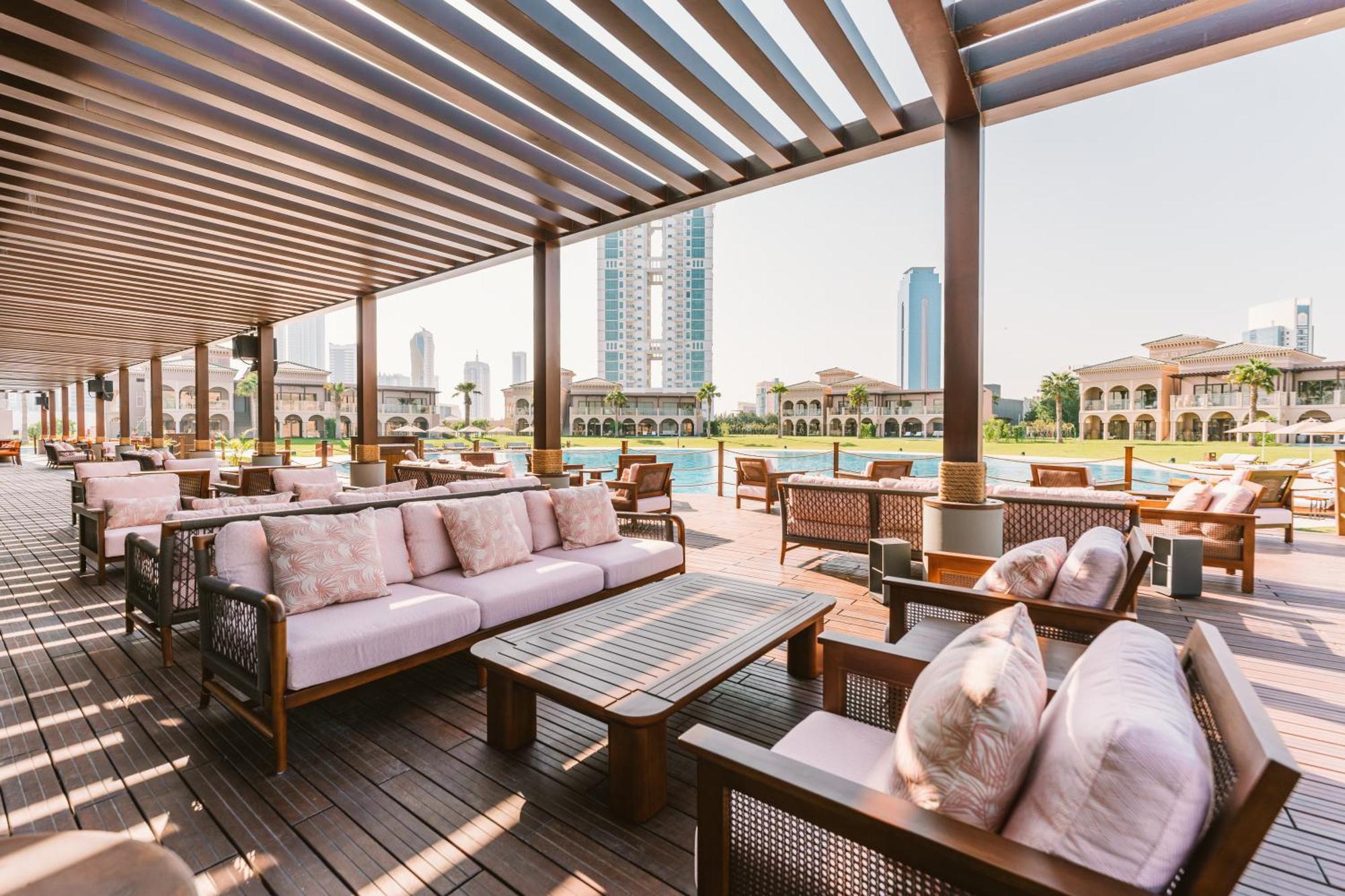 Royal Saray Resort Al Manamah Esterno foto The View