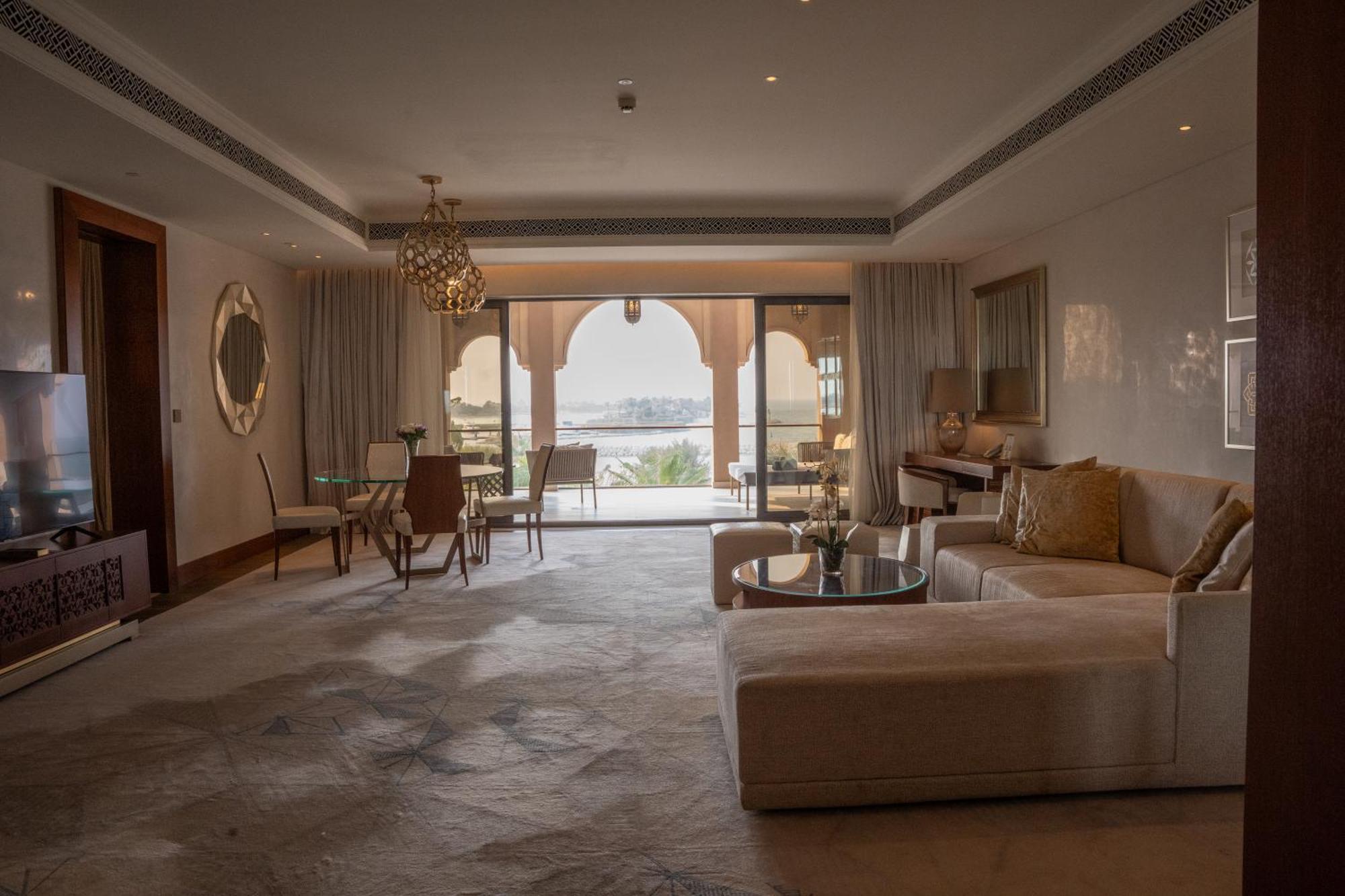 Royal Saray Resort Al Manamah Esterno foto