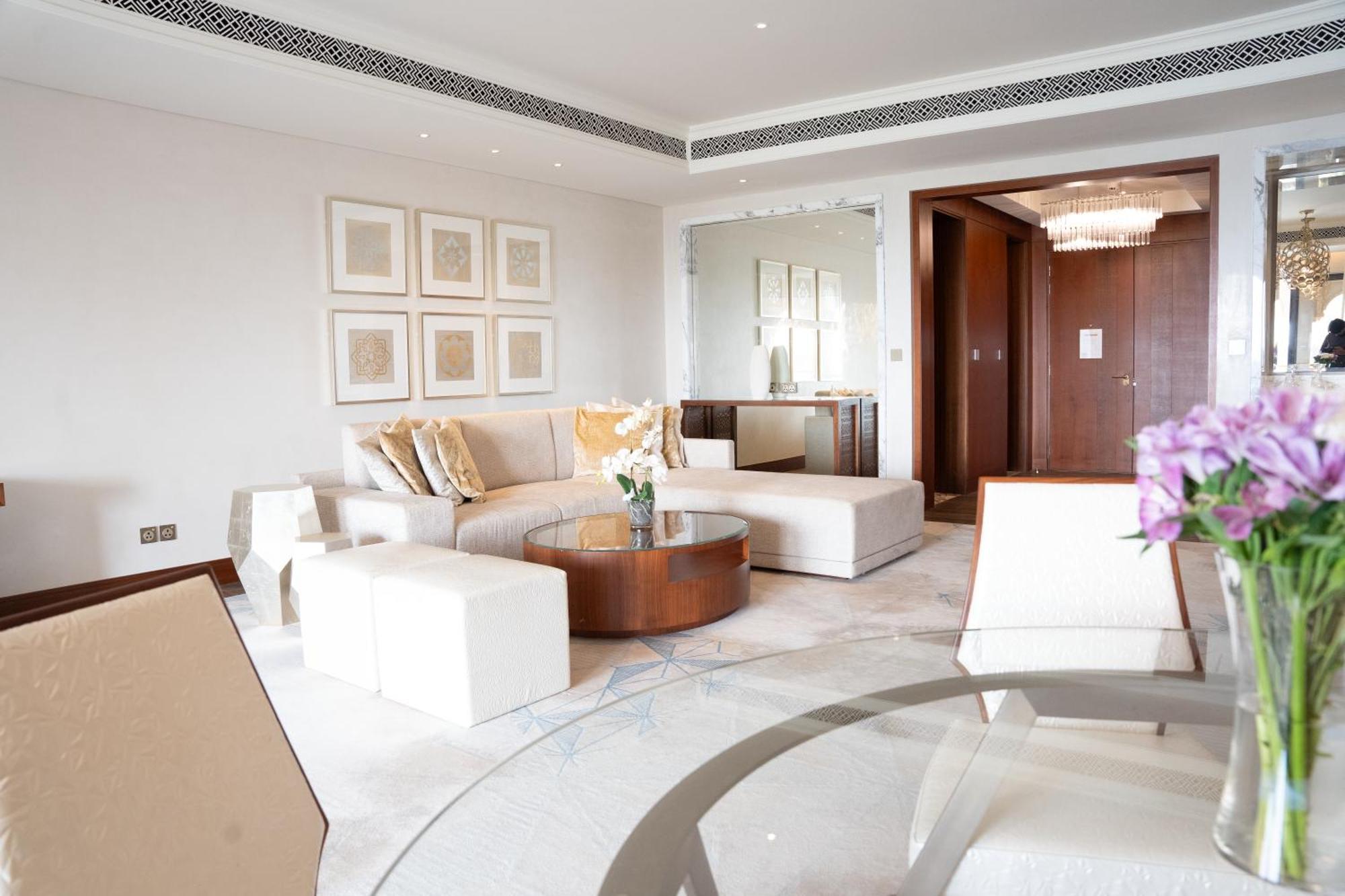 Royal Saray Resort Al Manamah Esterno foto
